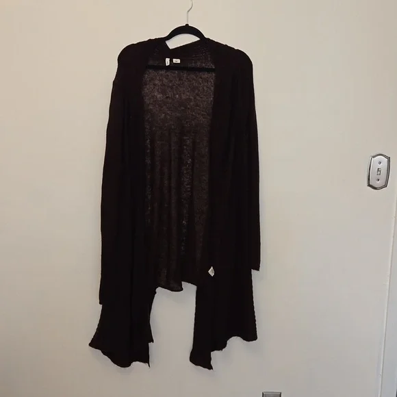 2 Sweater Bundle - Picture 2 of 8